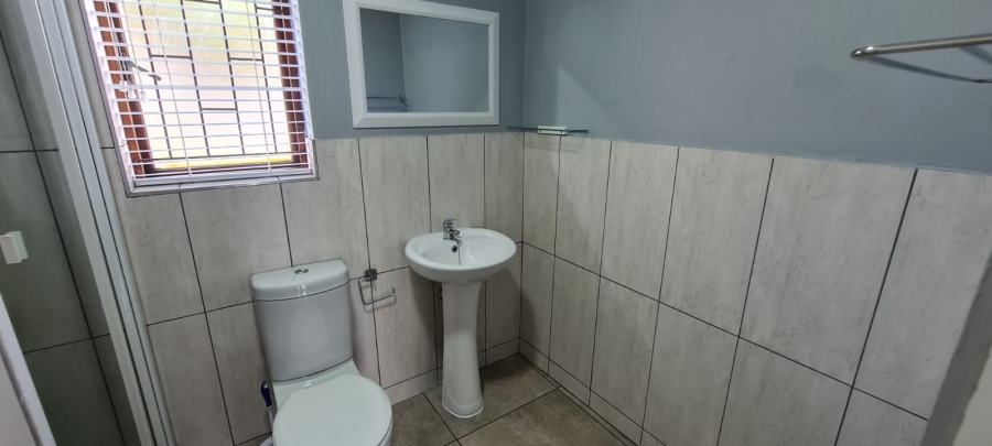 4 Bedroom Property for Sale in Fraaiuitsig Western Cape